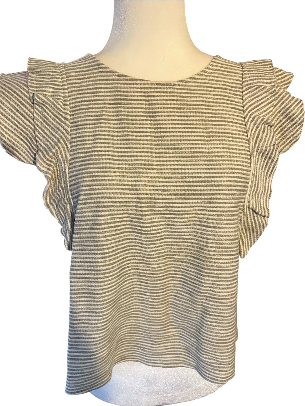 Anthropologie Postmark-9 -H15  StCL Gray and White Striped Top Size Small